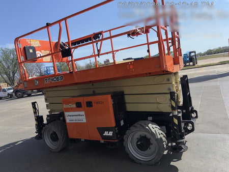 2021 JLG RT4069