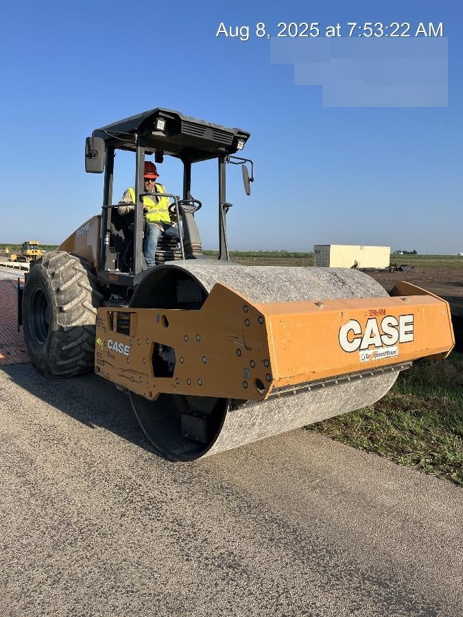 2023 CASE SV211E