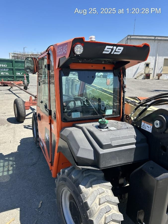 2025 JLG 519