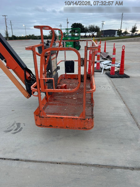 2016 JLG 660SJ