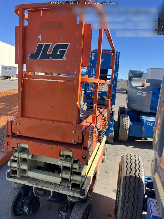 2016 JLG 1930ES Standard Options