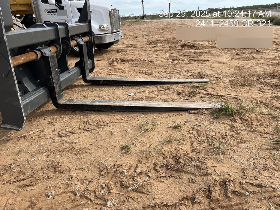 2025 CASE Case 96" Fork Set