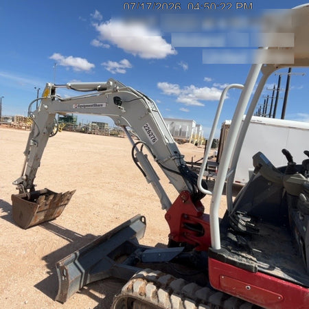 2022 TAKEUCHI TB235-2R