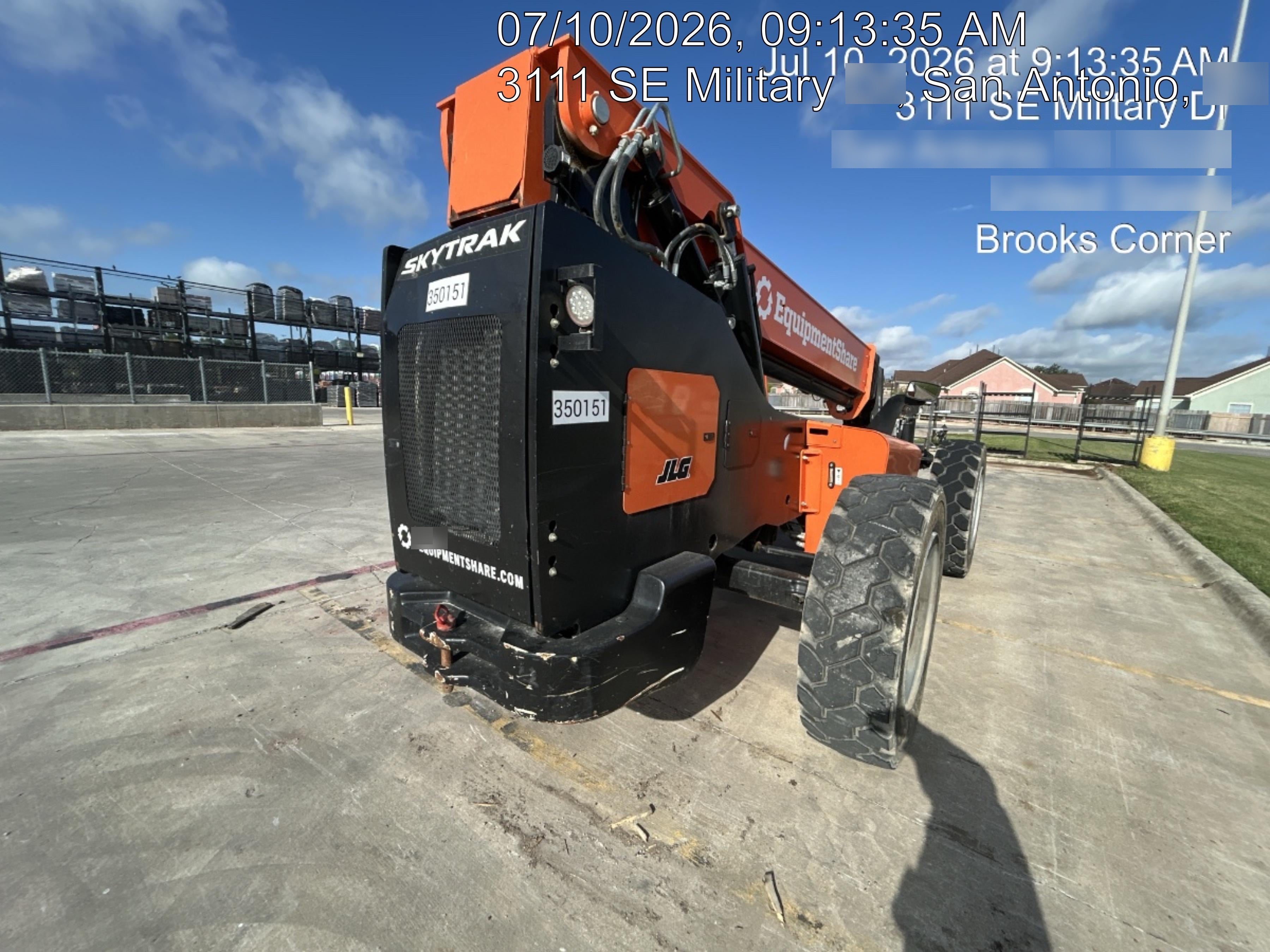 2023 SKYTRAK 8042