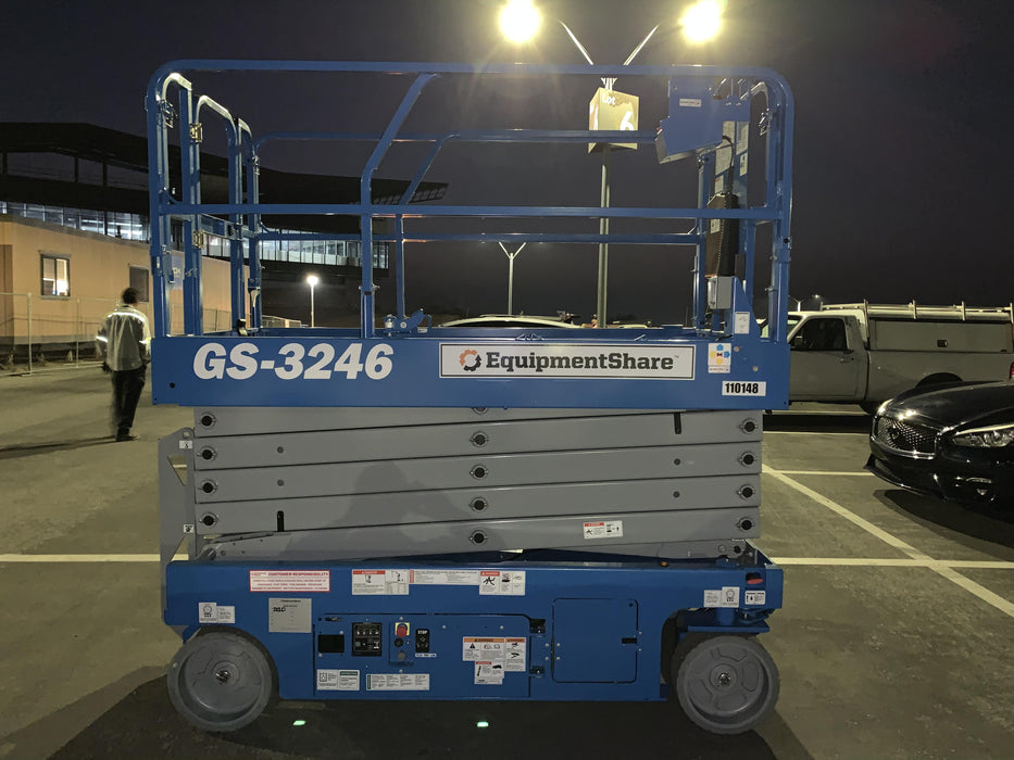 2020 Genie GS-3246 Standard, Folding full height swing gate, 800W Inverter