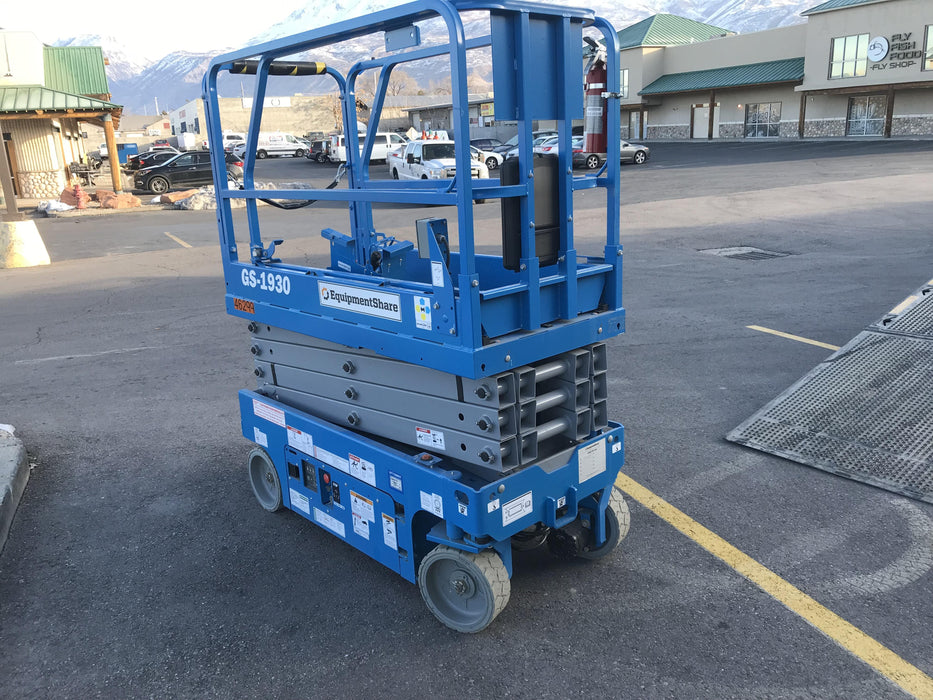 2019 Genie GS-1930 Fixed rails with chain Entry