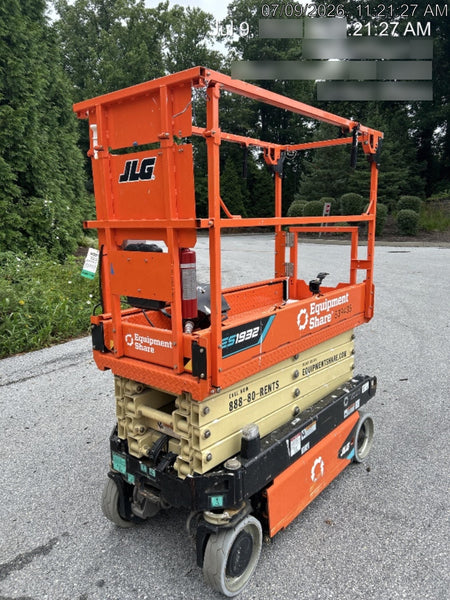 2025 JLG ES1932