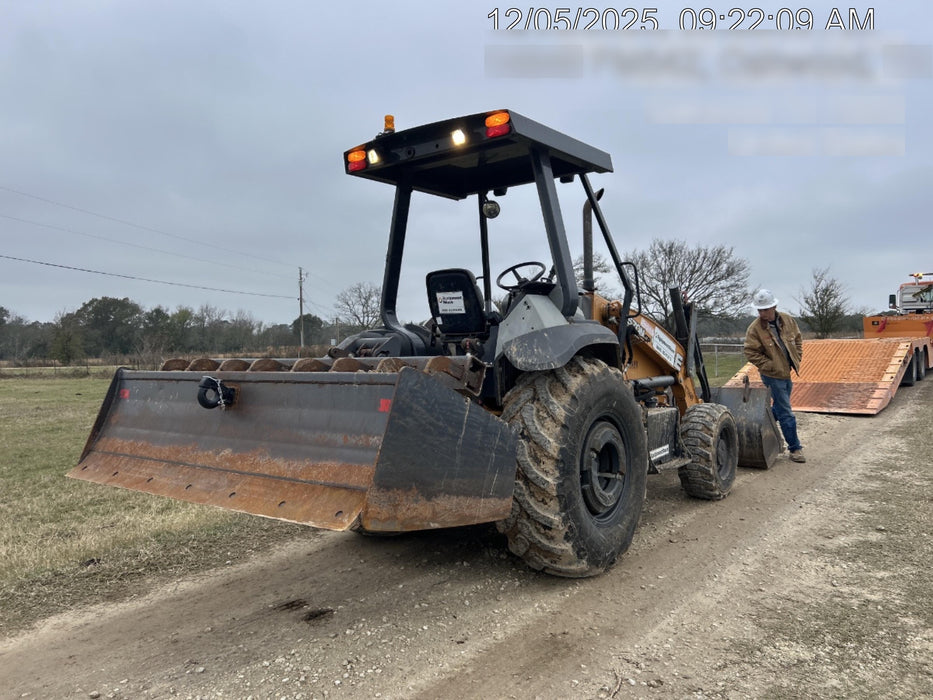 2019 Case 570N EP Canopy, 4WD, GP Front Bucket, Dual Tilt Cylinder, 84" Box Blade w/ Scarifier, Wheel Weights, Beacon