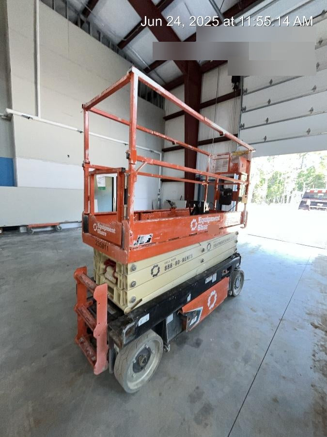 2022 JLG ES2632