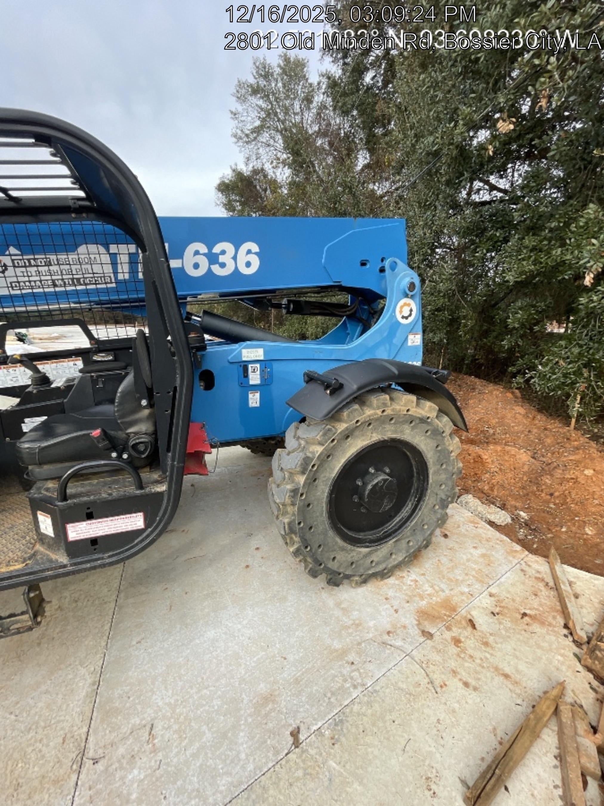 2018 Genie GTH-636 Genie GTH-636 w/Open ROPS, Work Lights, Solid Tires, RH Cab Mesh, Beacon, 48" Carriage and Forks