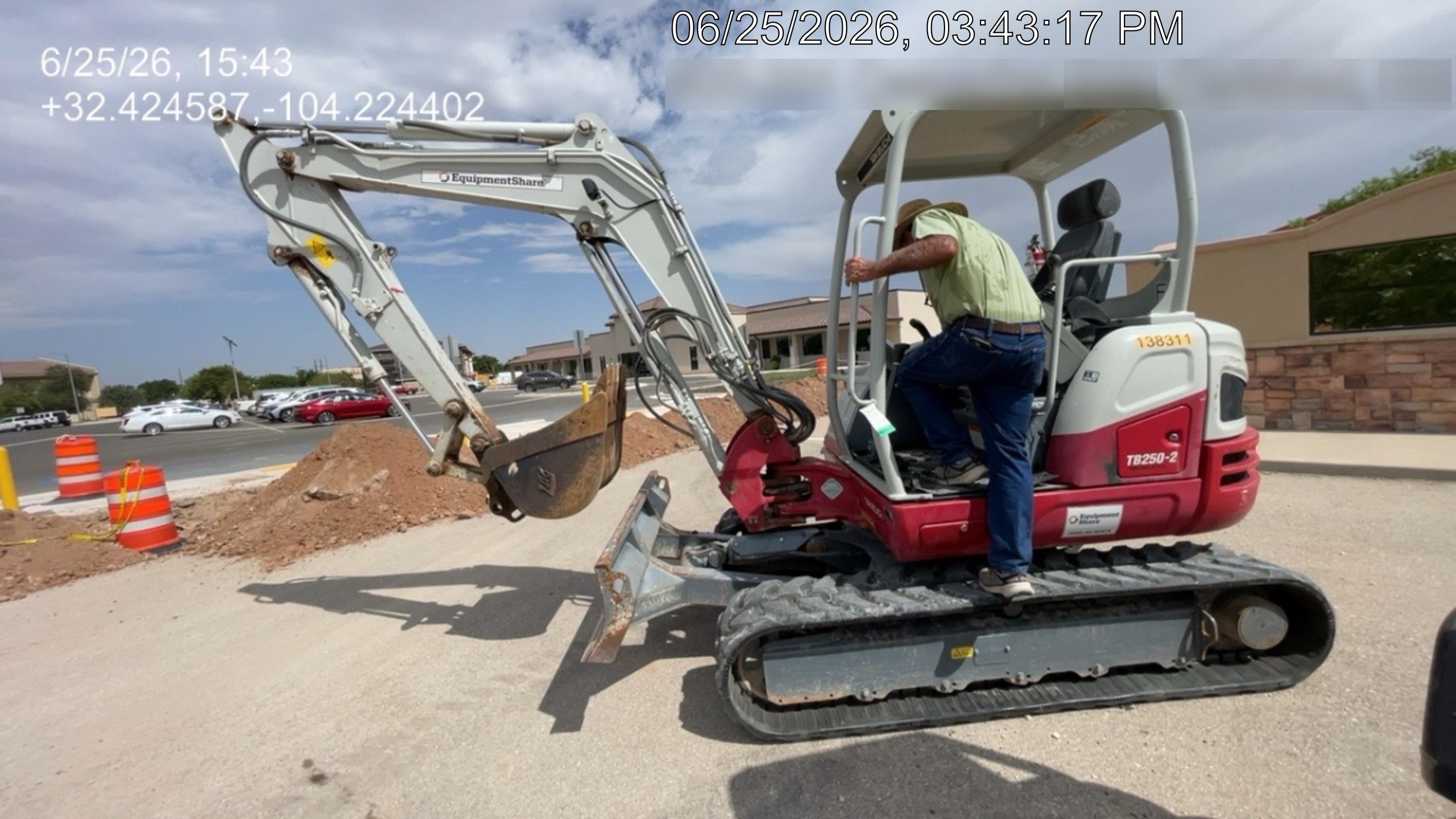 2021 TAKEUCHI TB250-2