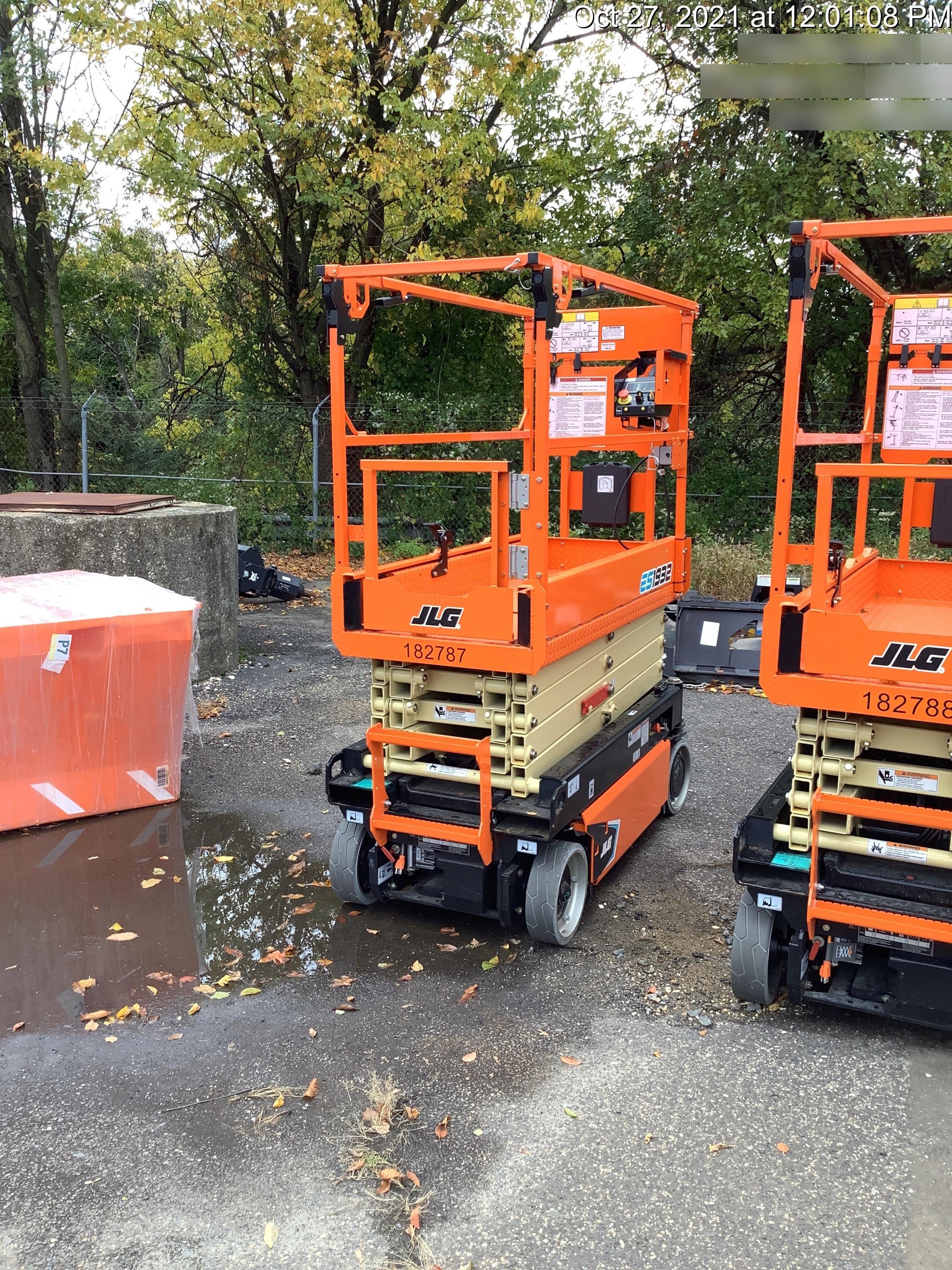 2021 JLG ES1932