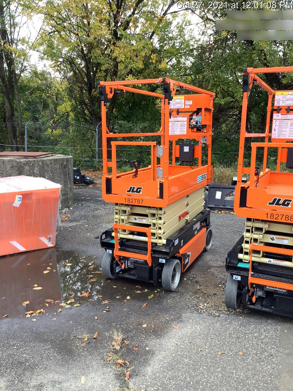 2021 JLG ES1932