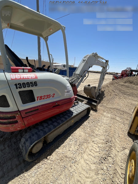 2021 TAKEUCHI TB235-2R