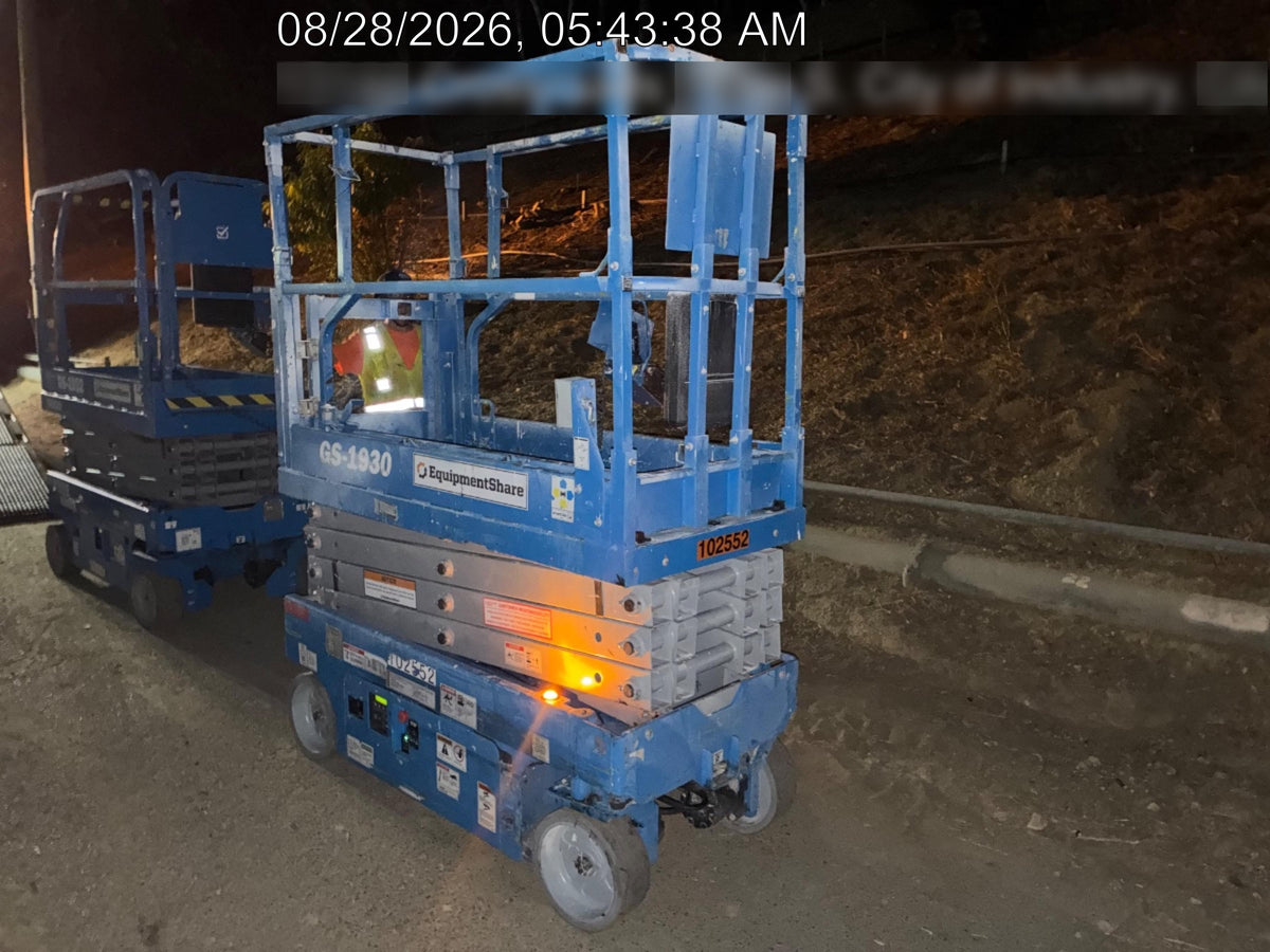2020 Genie GS-1930 Solid Non Marking Tires, Beacon, Folding rails with half height swing gate, 800W Inverter