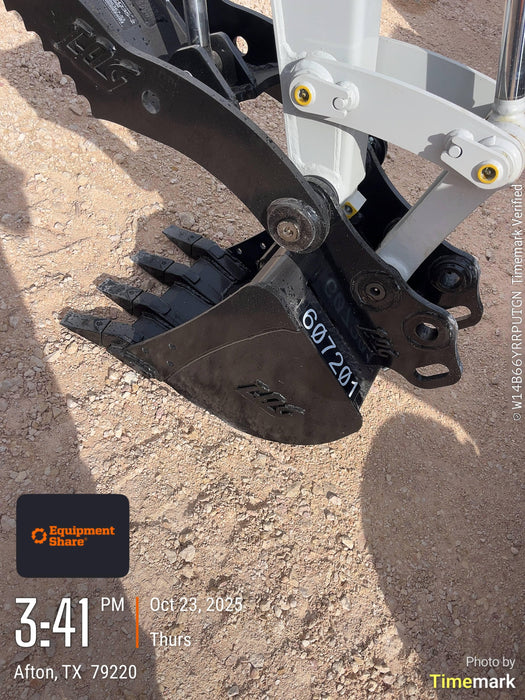 2025 TAKEUCHI 18" HD Bucket - Takeuchi