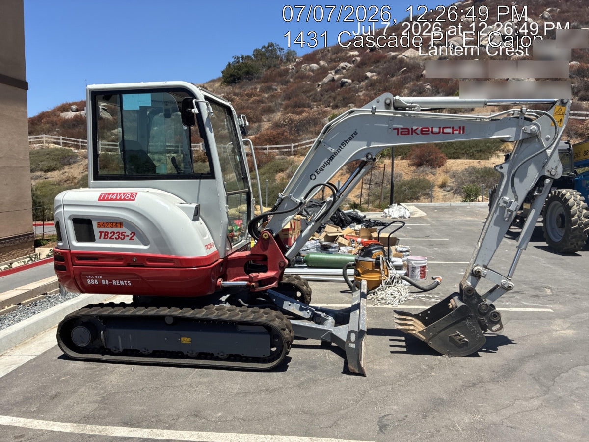 2025 TAKEUCHI TB235-2CR