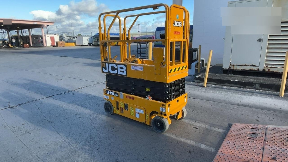 2021 JCB S1930E