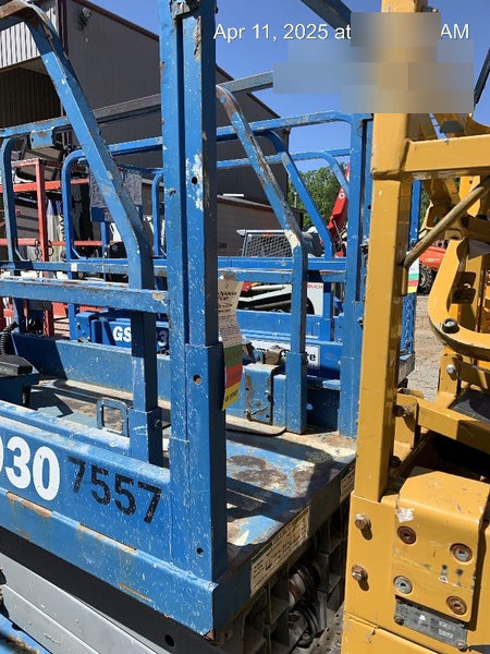 2017 Genie GS-1930 Genie GS-1930 Lift w/Fixed Rail and Chain Entry