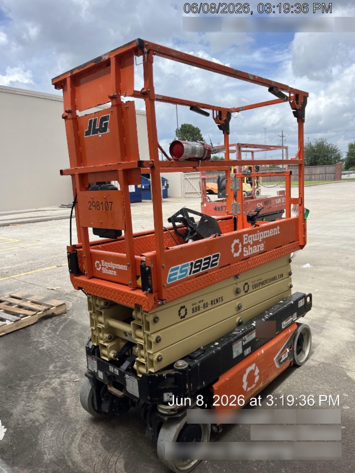 2023 JLG ES1932