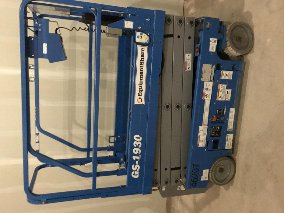 2019 Genie GS-1930 Fixed rails with chain Entry