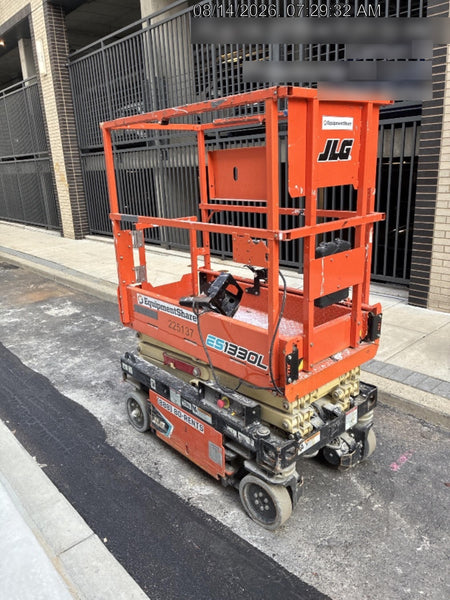 2022 JLG ES1330L