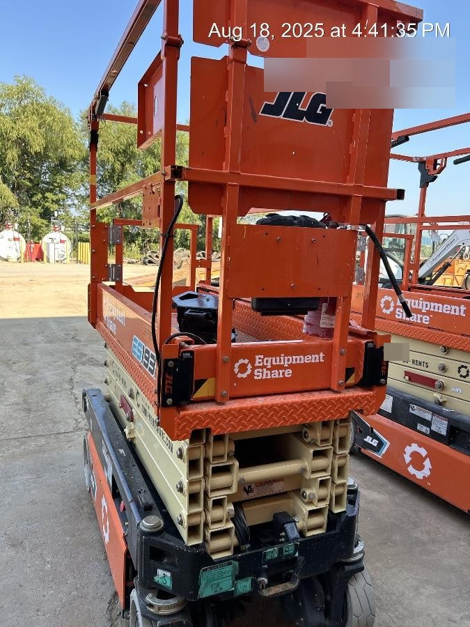 2023 JLG ES1932