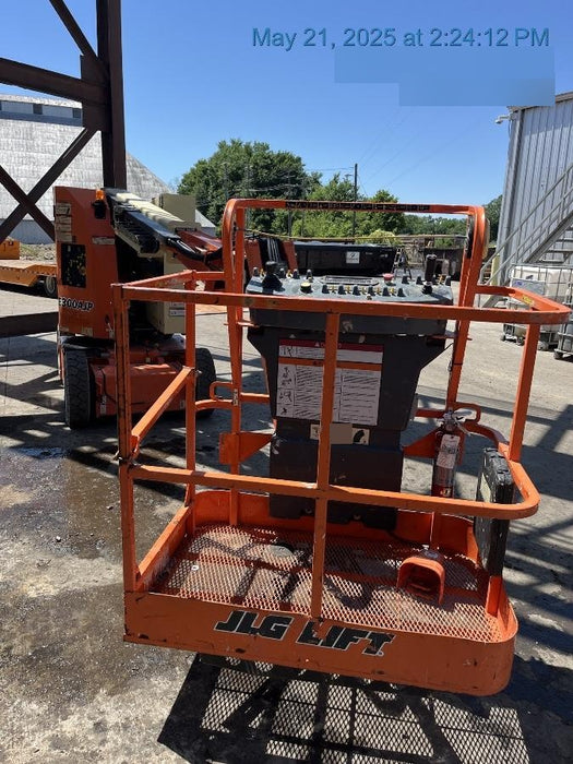 2019 JLG E300AJP
