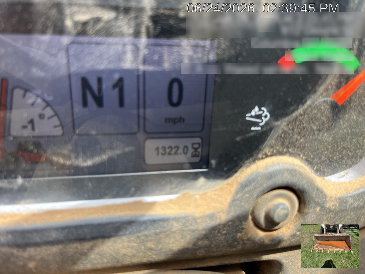 2022 JLG 1075