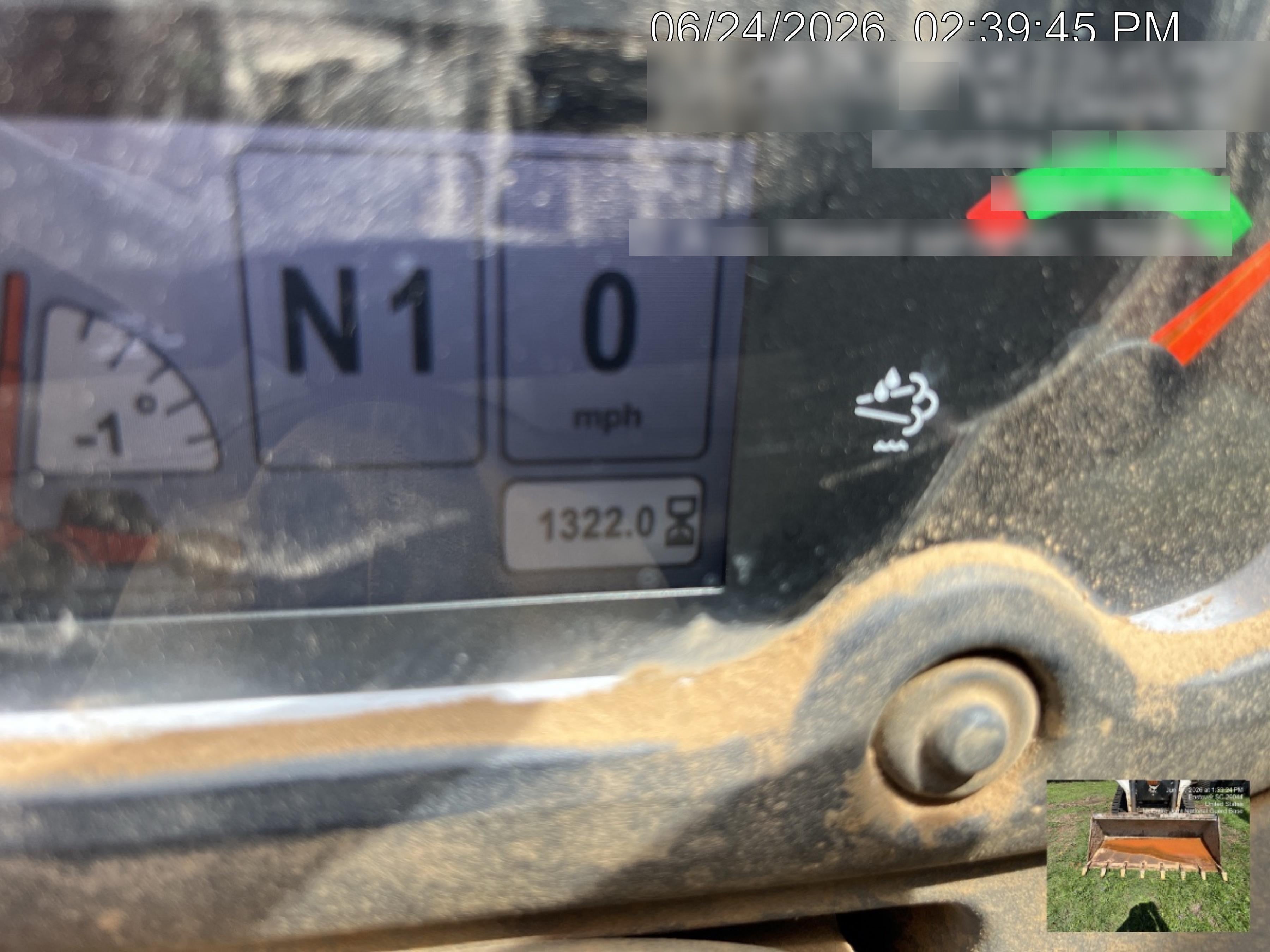 2022 JLG 1075