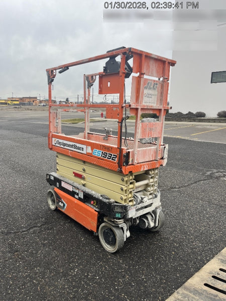 2021 JLG ES1932
