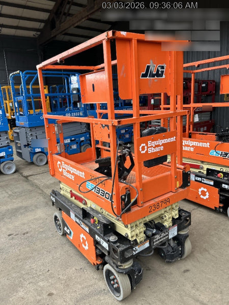 2022 JLG ES1330L