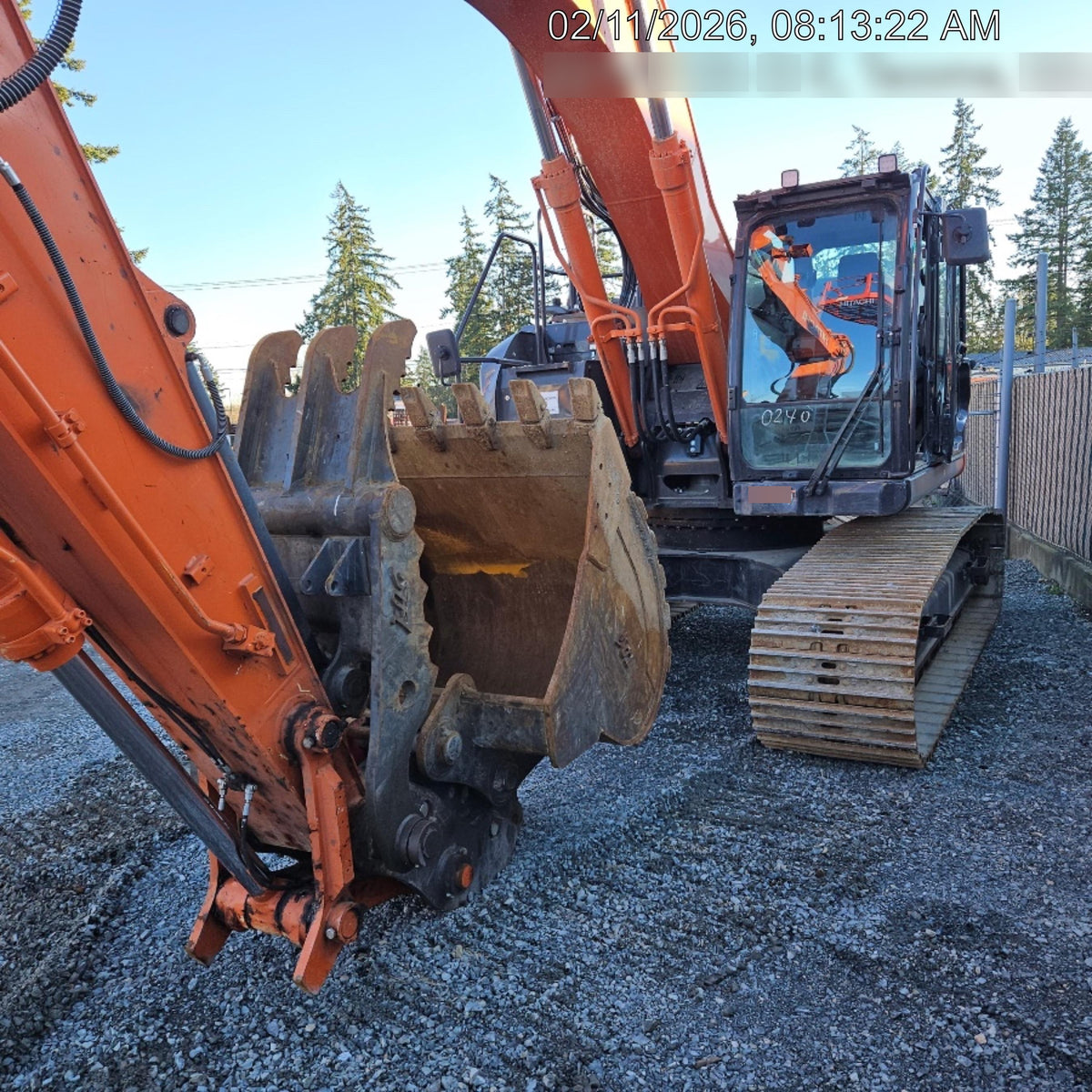 2025 HITACHI 54" Bucket - Hitachi