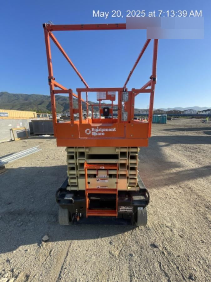 2022 JLG ES3246