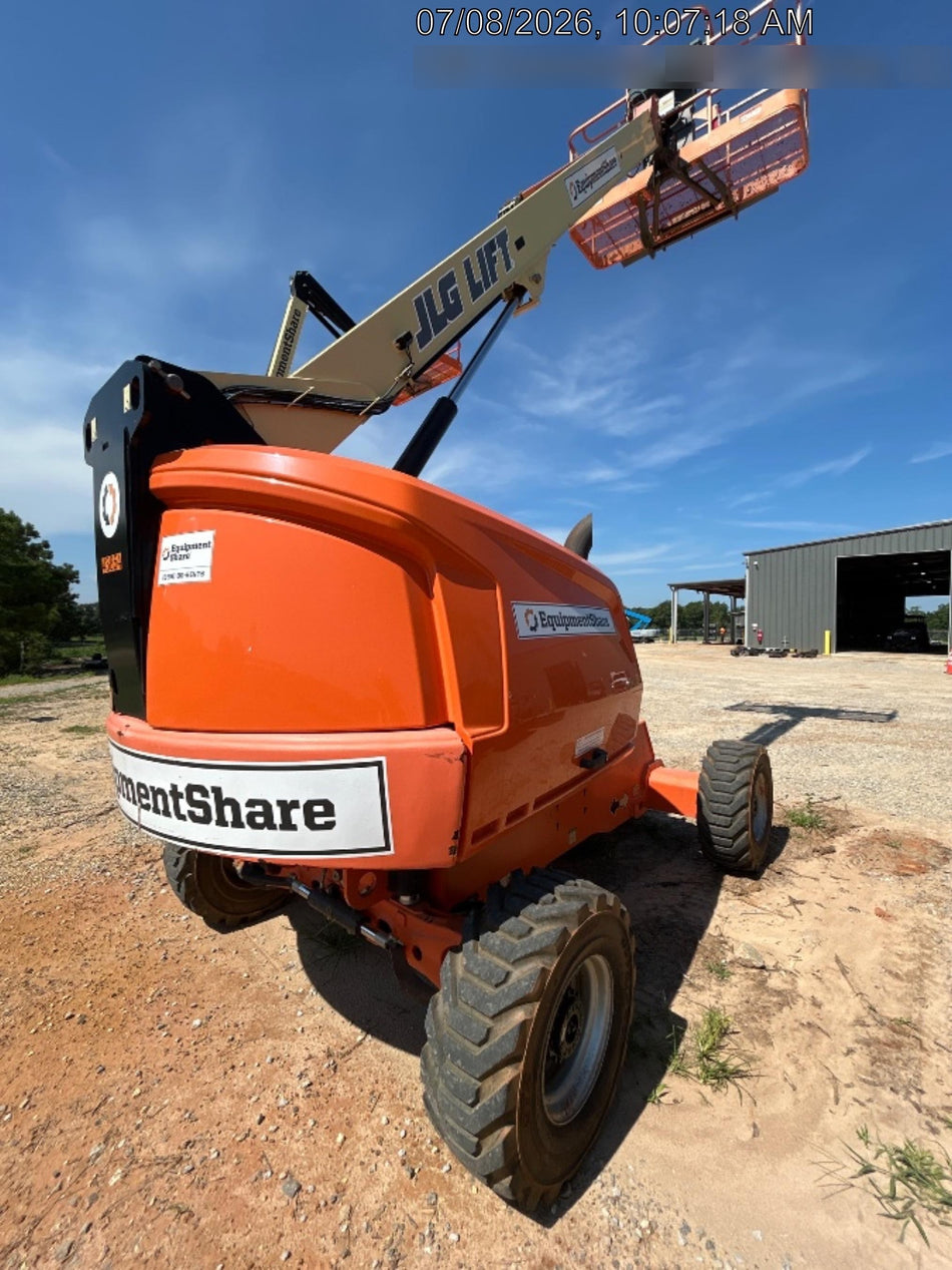 2019 JLG 400S
