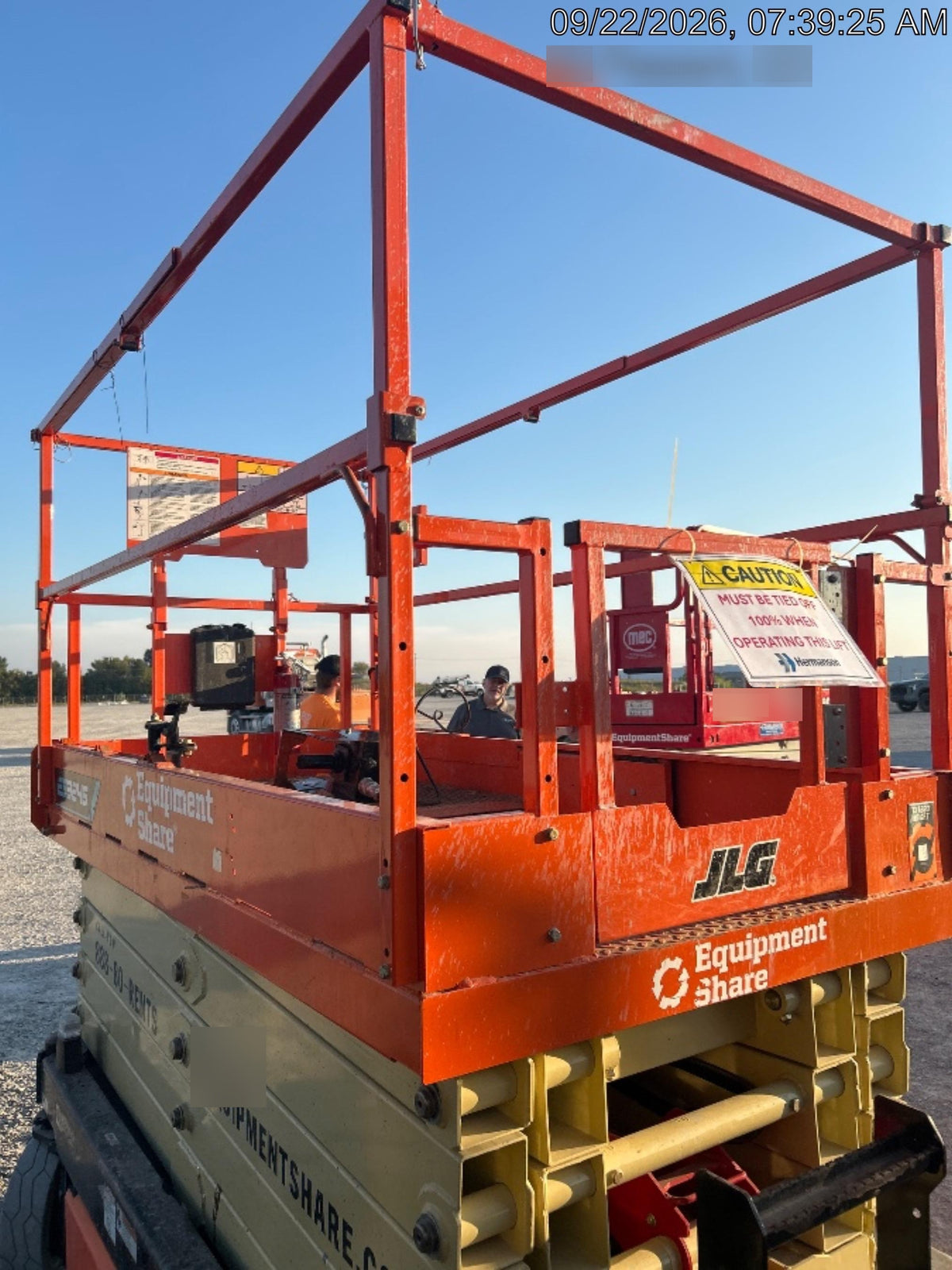 2025 JLG ES3246