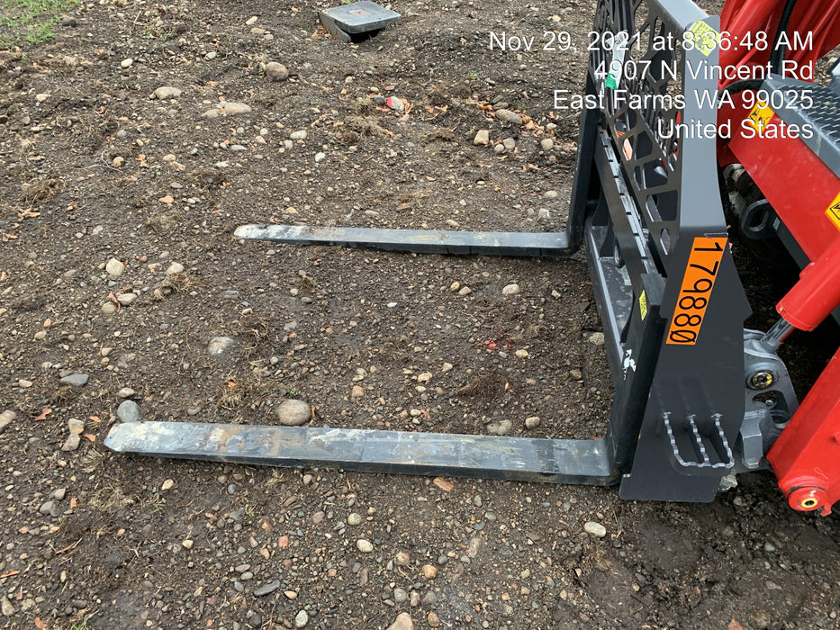 2021 PALADIN 48" Pallet Forks - Paladin