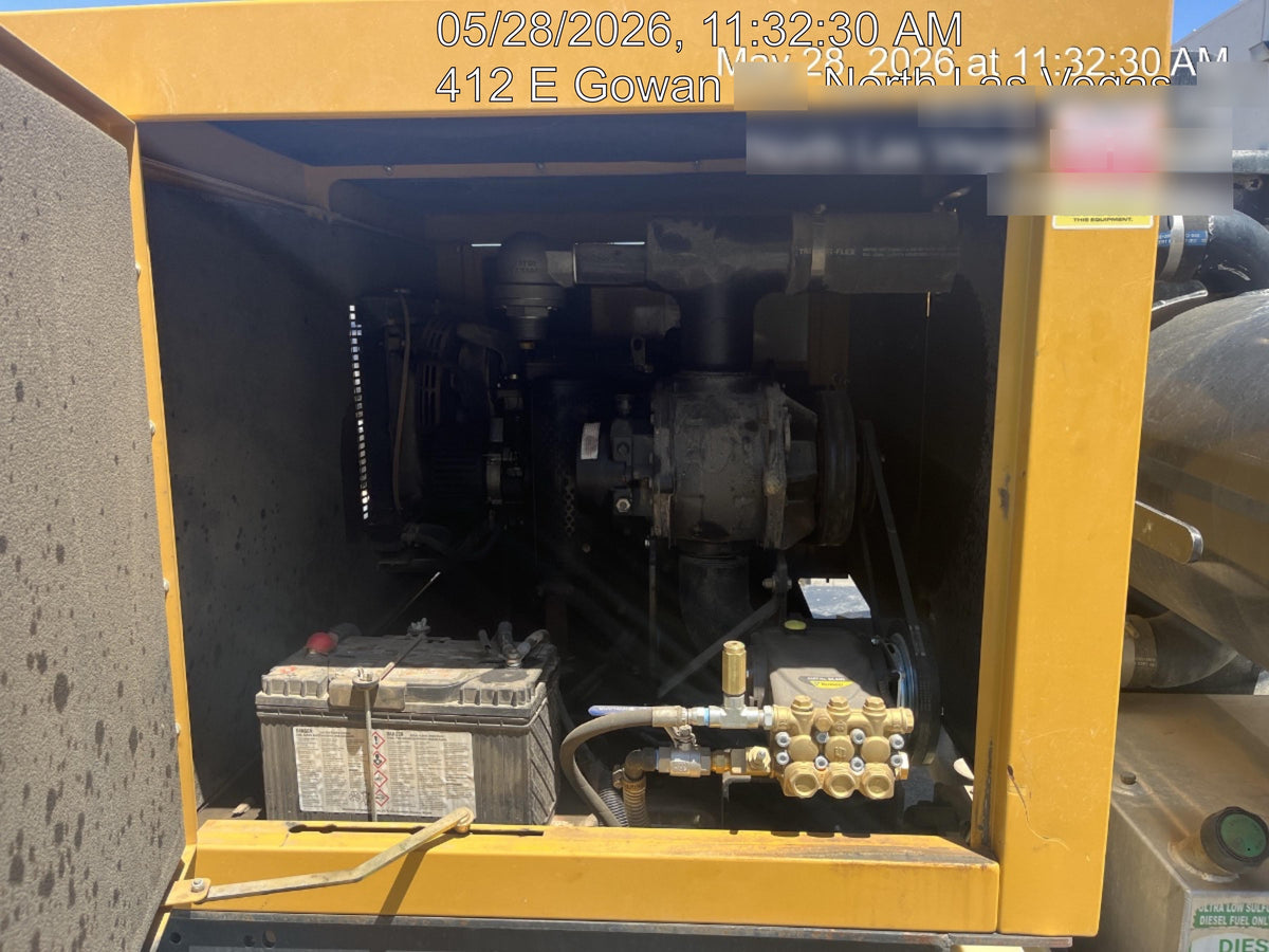 2022 Vac-Tron LP573XDT T4 Koehler Diesel Engine, 500 Gallon Debris Tank, x2 100 Gallon Water Tanks