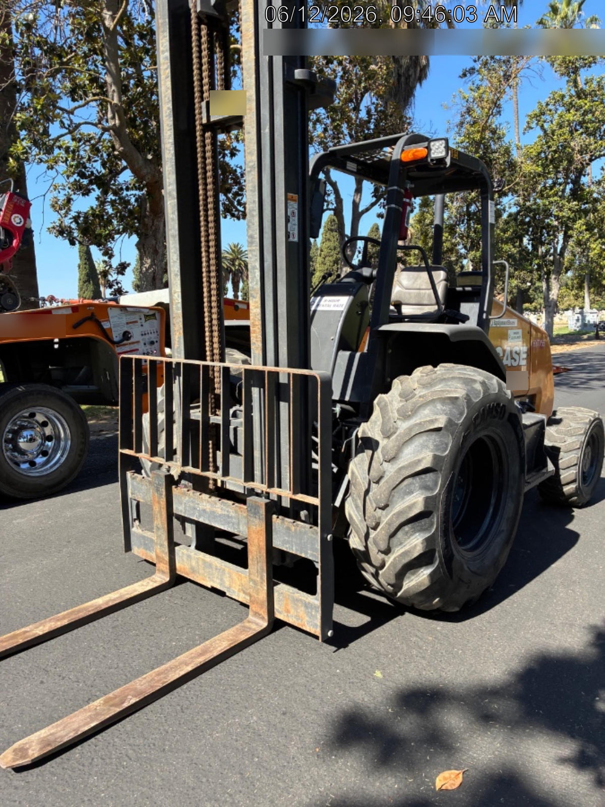 2023 CASE 588H