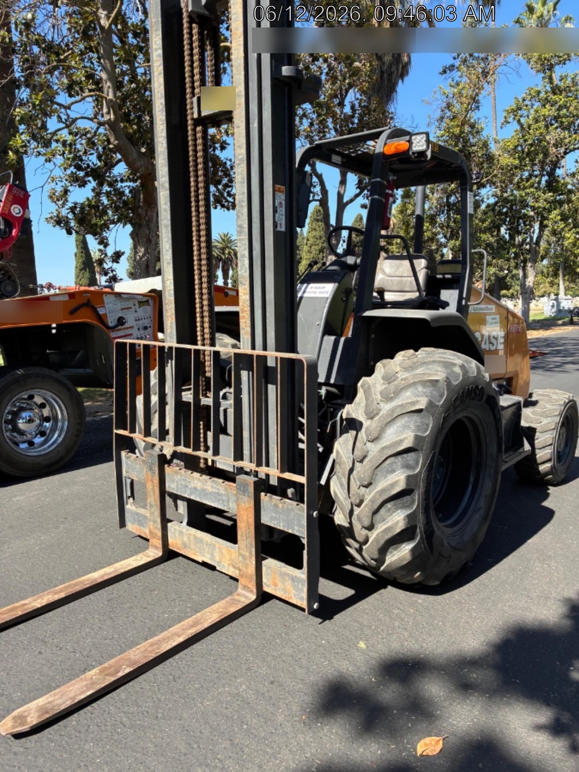 2023 CASE 588H