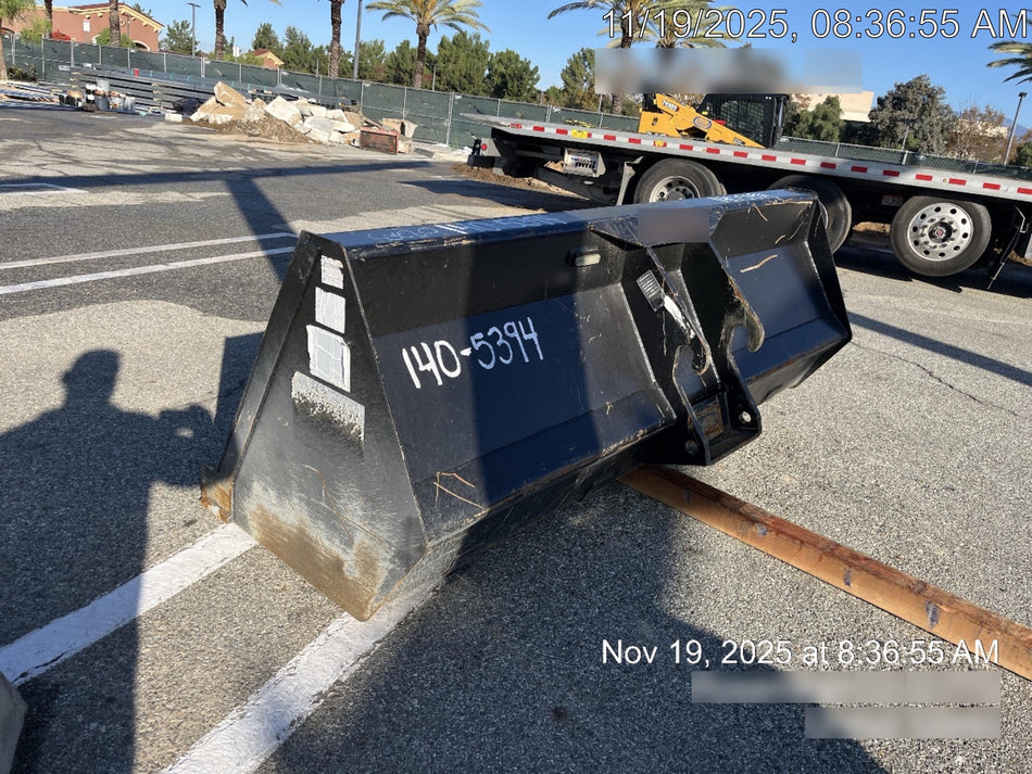 2025 JLG 1001100823