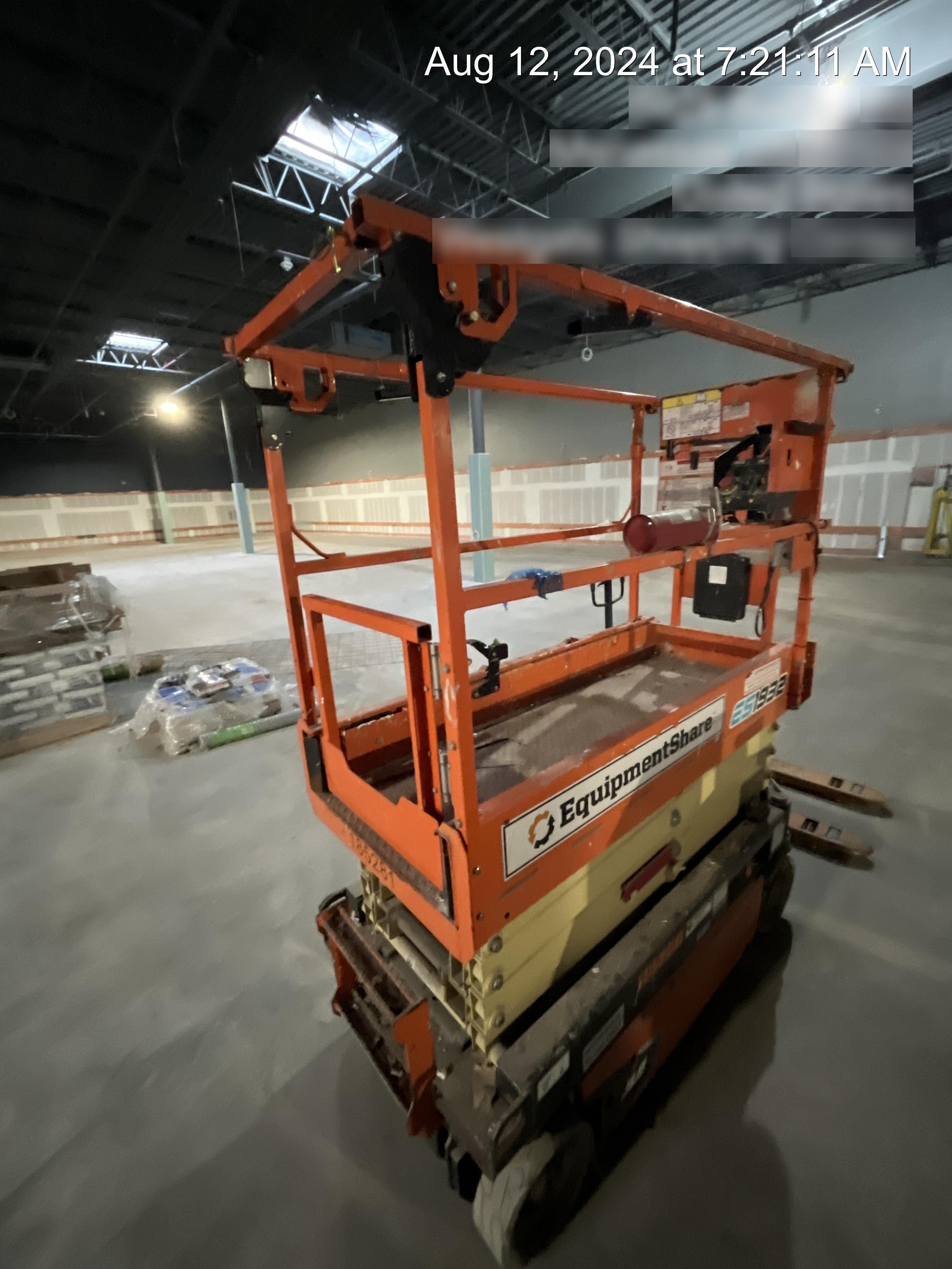 2021 JLG ES1932