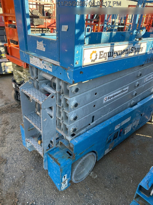 2017 Genie GS-3232 Genie GS3232 Lift w/Folding Rails and Swing Gate