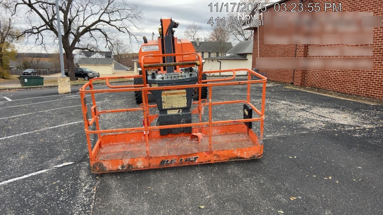 2019 JLG 800AJ