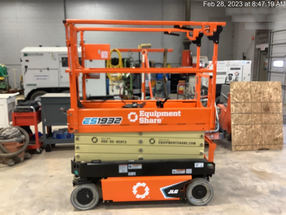 2023 JLG ES1932