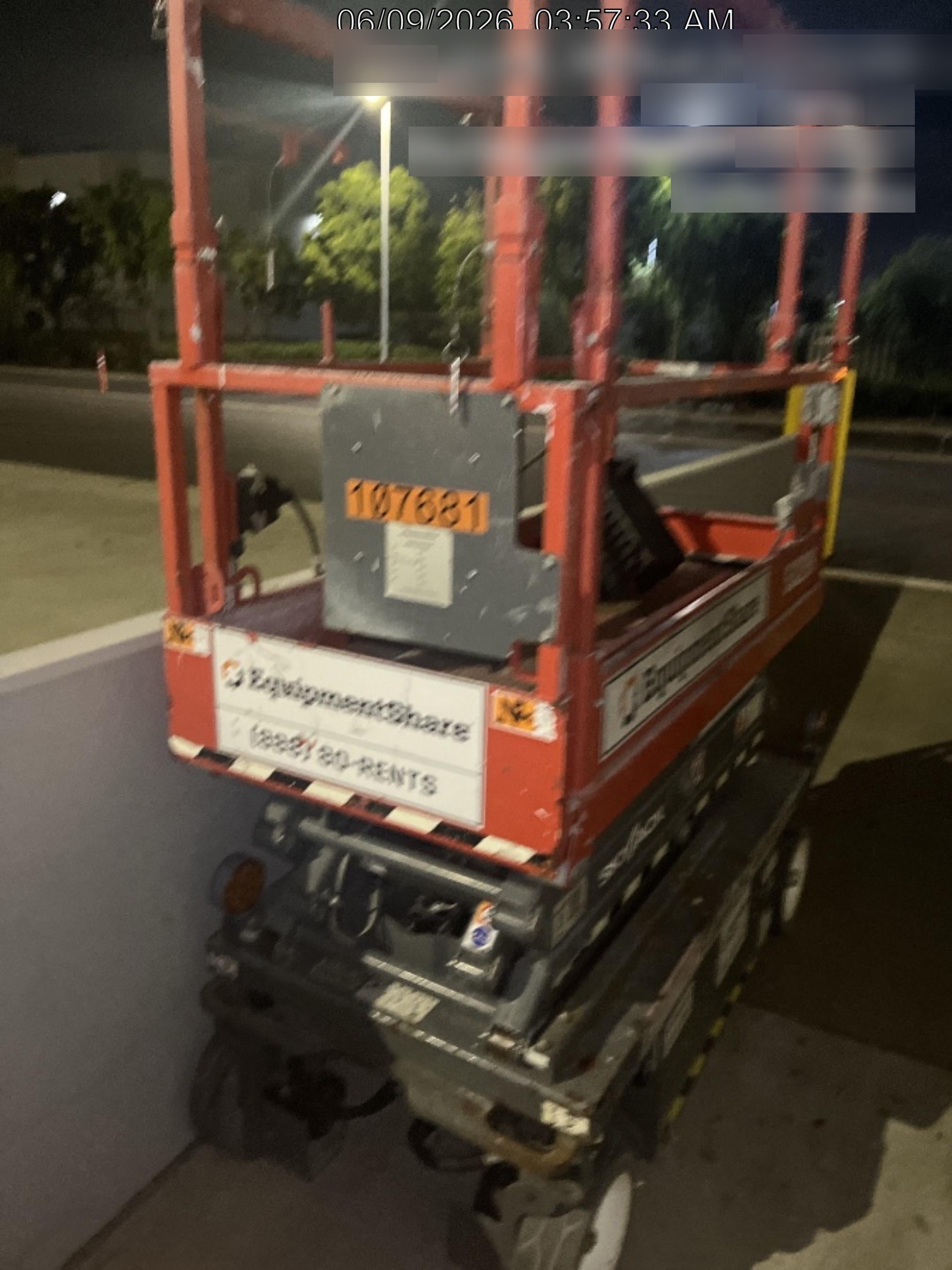 2020 Skyjack SJIII-3219 Solid NM Tires, Half height spring hinged entry gate, Dual Beacons, 800W Inverter