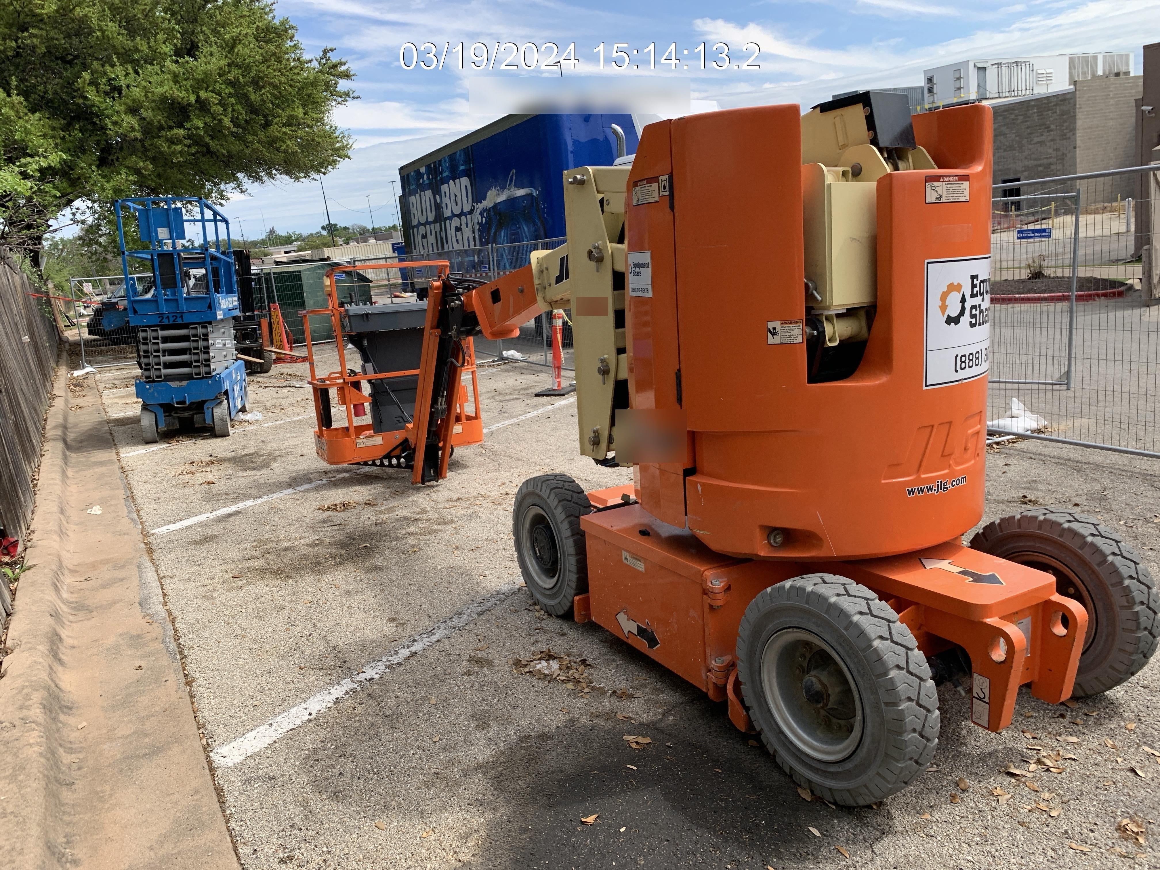 2019 JLG E300AJP