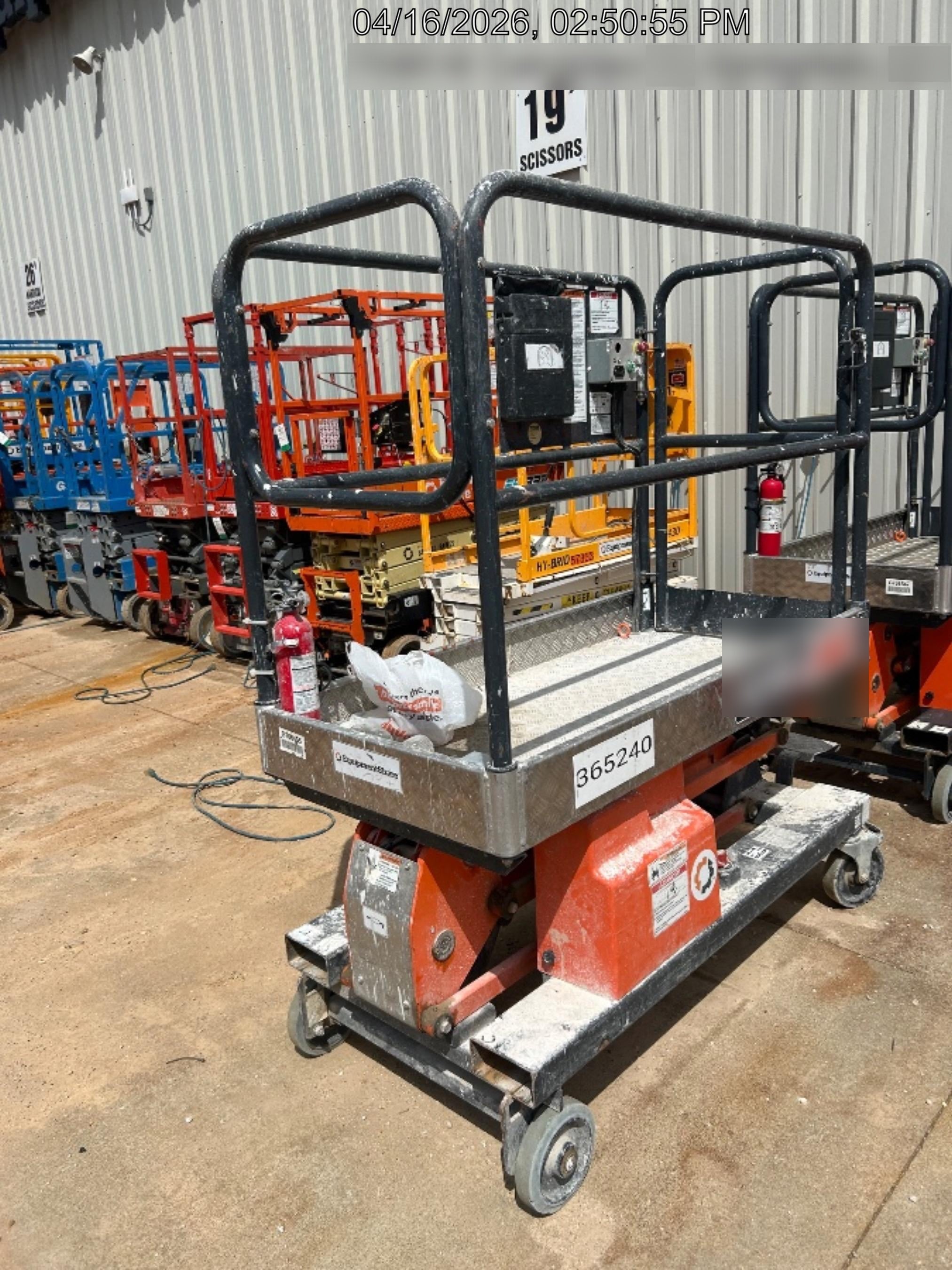 2023 JLG 1030P