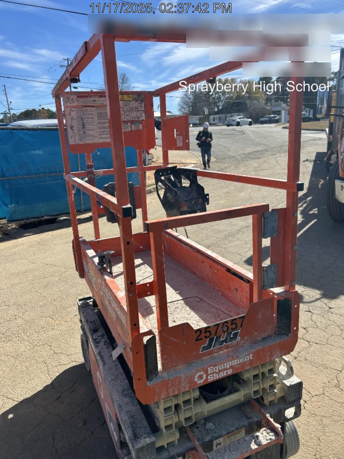 2022 JLG ES1330L