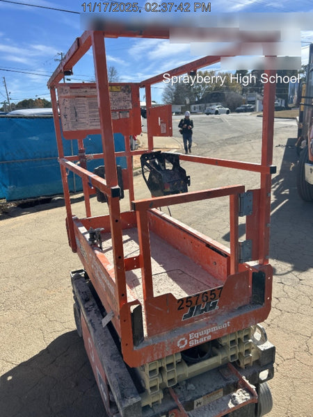 2022 JLG ES1330L